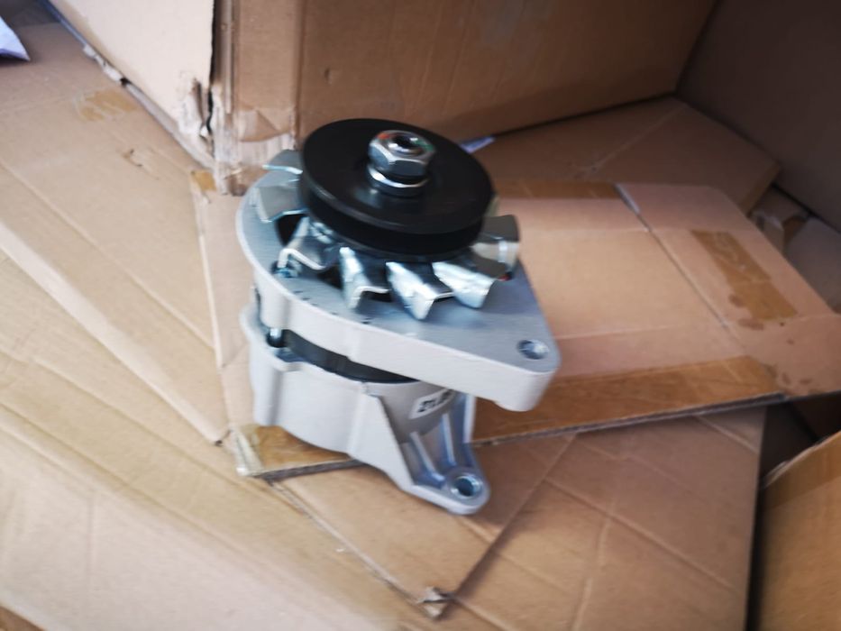 Alternator tractor foat toată gama 12 v 24 v se poate trimite prin cur