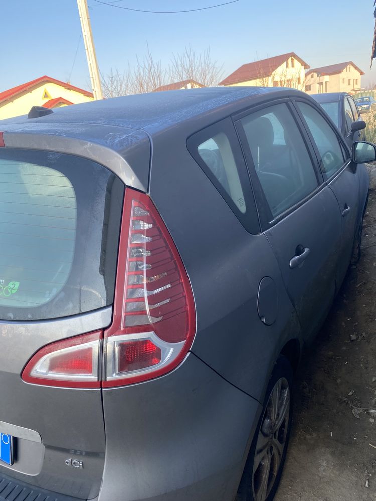 Dezmembrari Renault Scenic 3 1.5 DCI