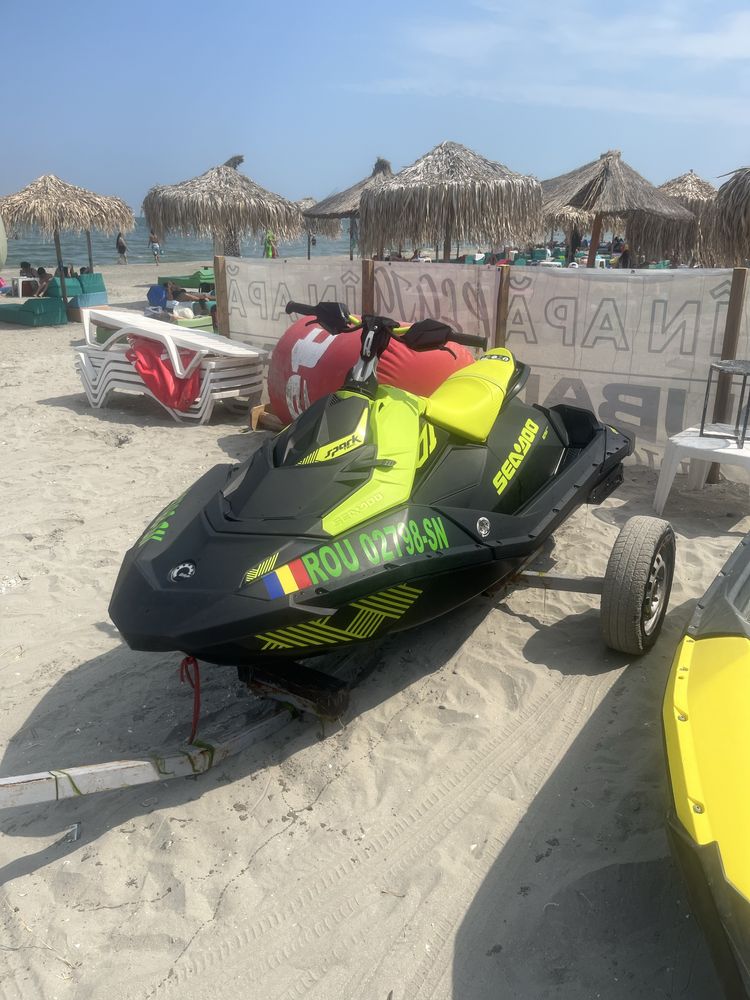 Skijet BRP Seadoo Spark Trixx 2023 in garantie + peridoc Navio 2024