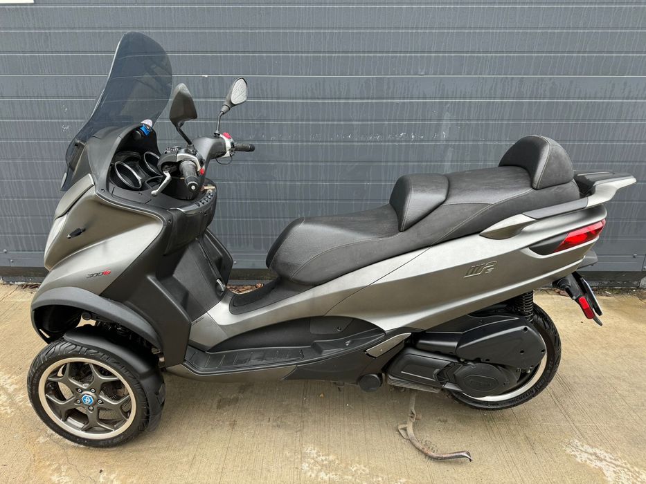 Fun moto vinde Piaggio Mp3 300cm ABS ASR 2018 Permis cat B