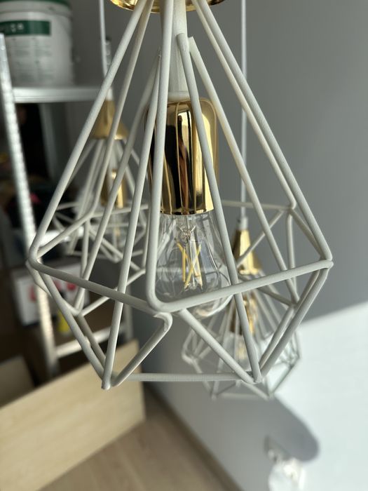 Продавам неизползвана лампа за хол или голяма став