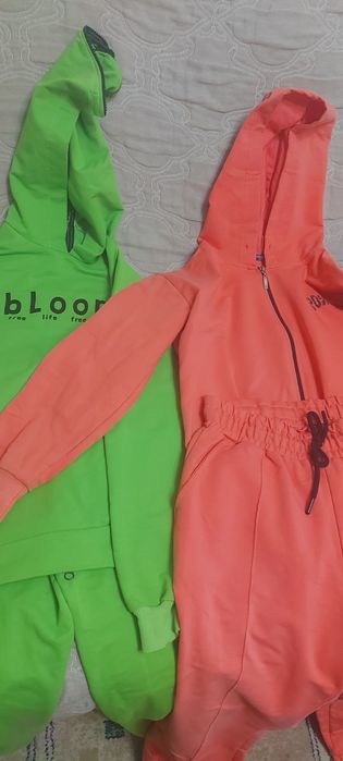Продам спортивные костюмы на девочку