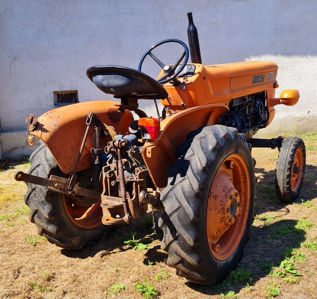 Tractor Fiat 300