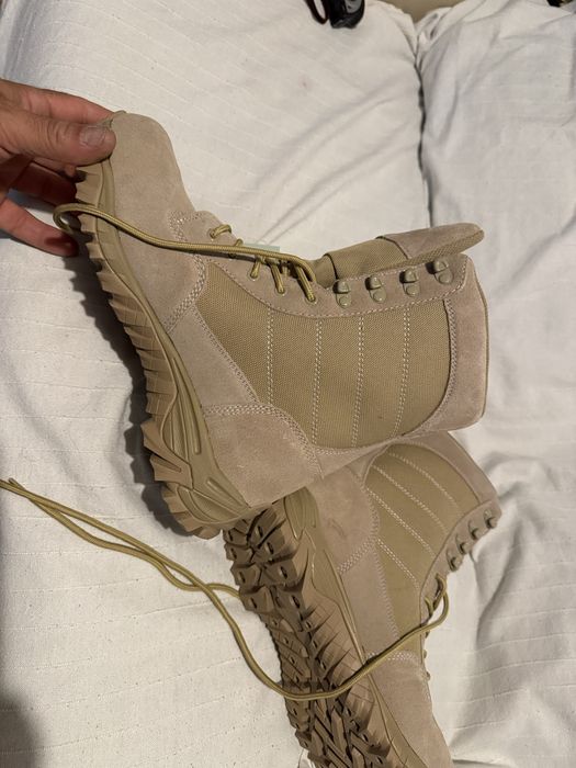 Bocanci militari