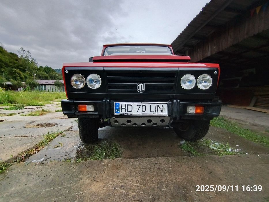 Vând ARO camioneta 320