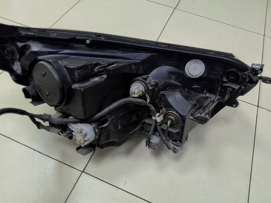Ляв фар Toyota Rav4 2018