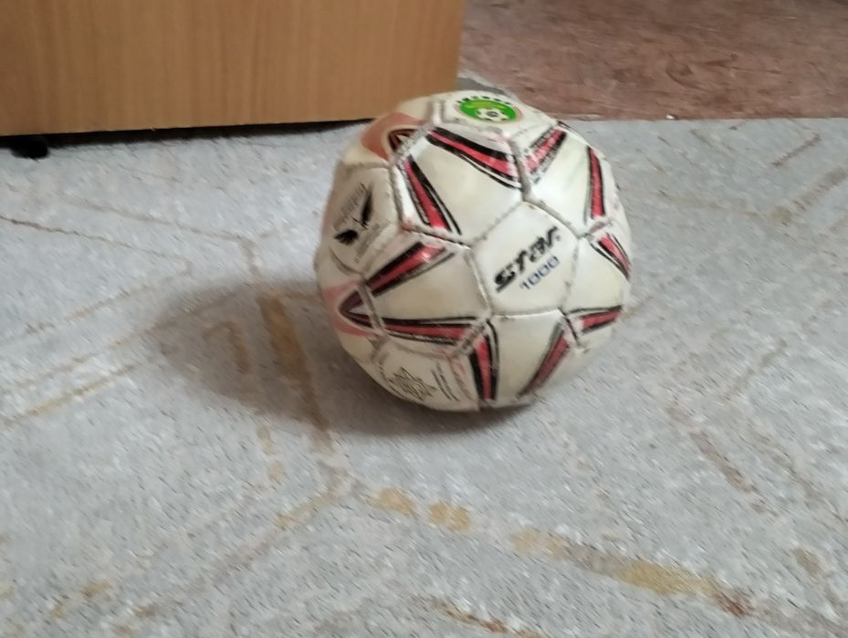Продам футбольный мяч