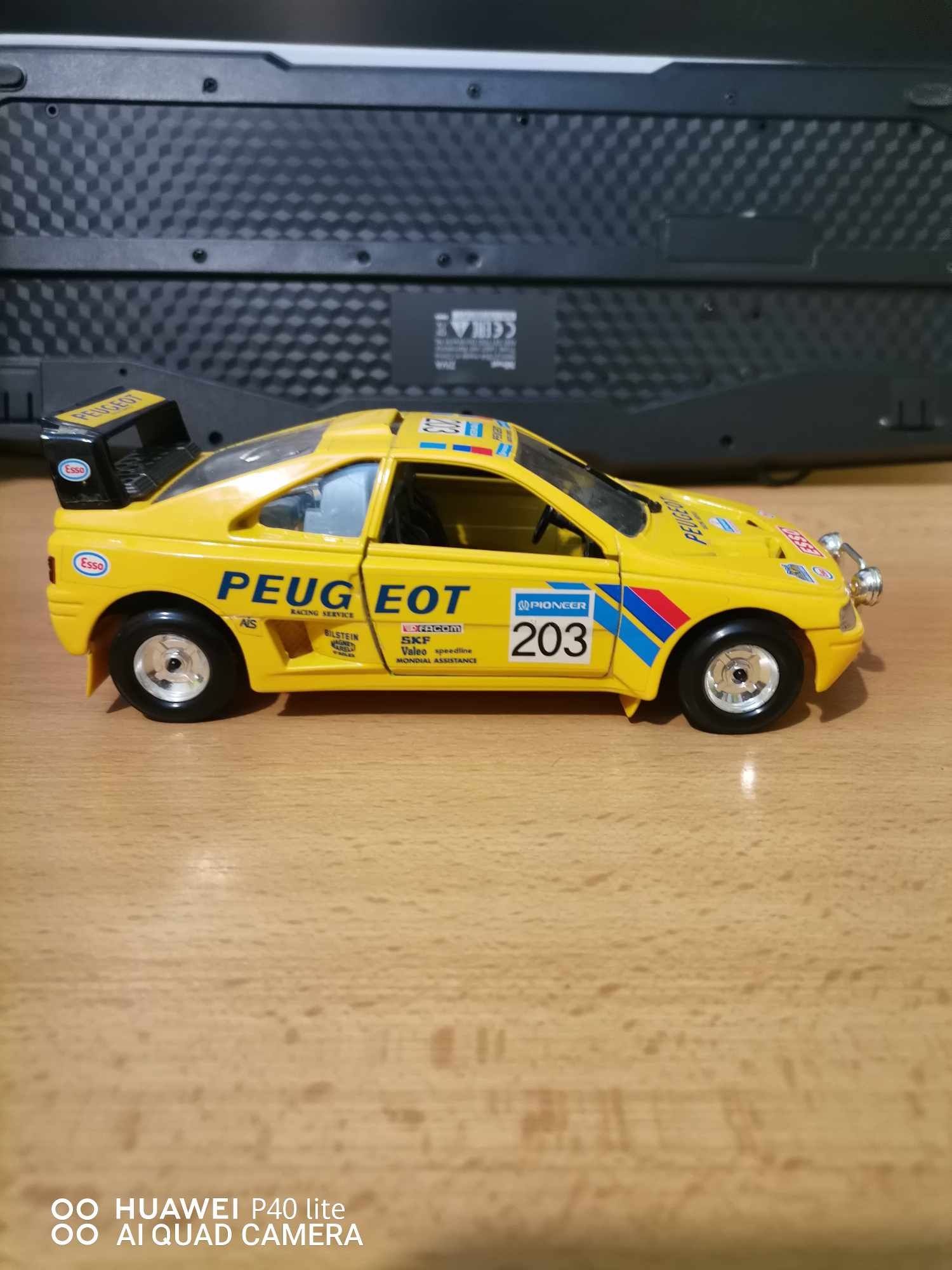 Peugeot 405 Burago 1:24