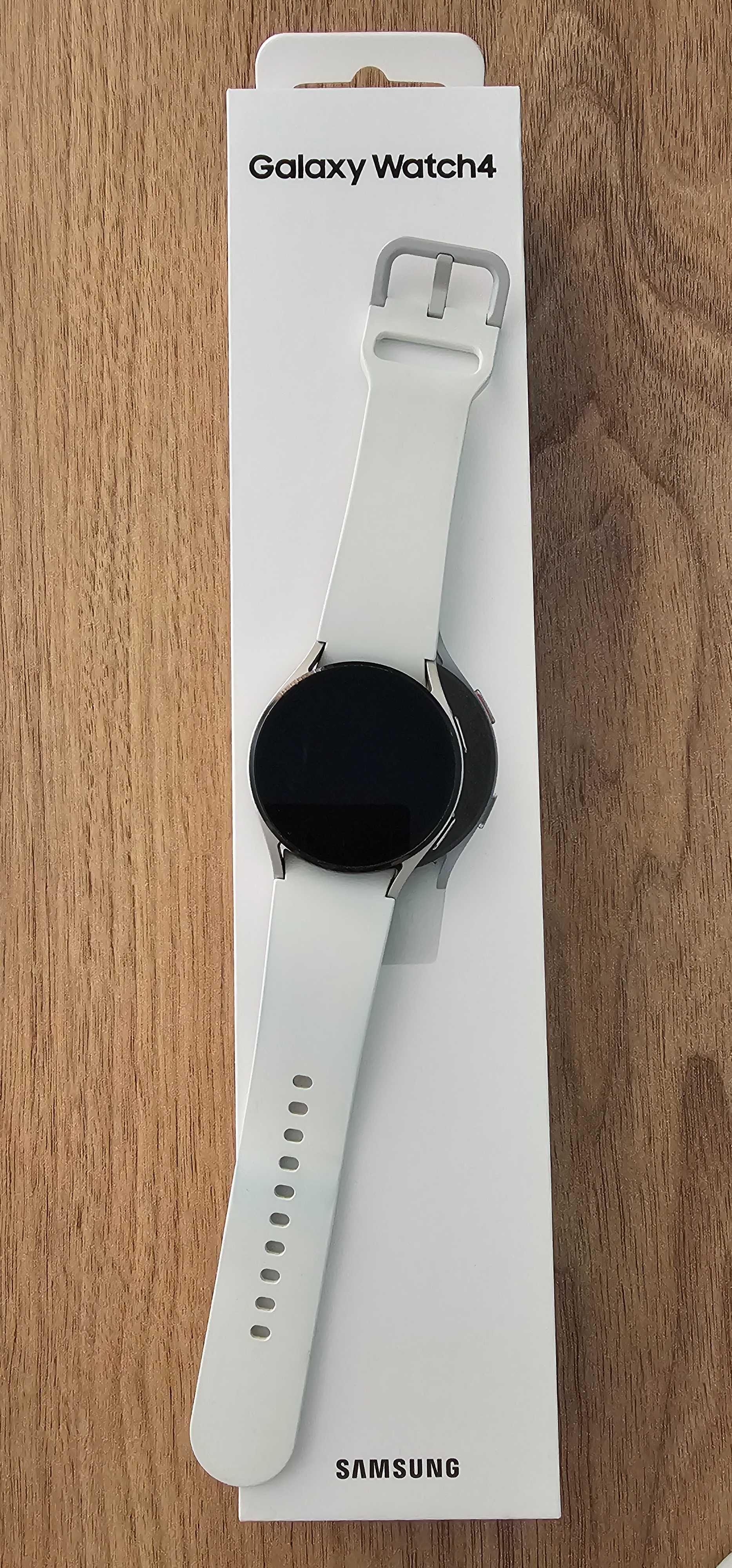 Часовник Smartwatch Samsung Galaxy Watch4, 40mm