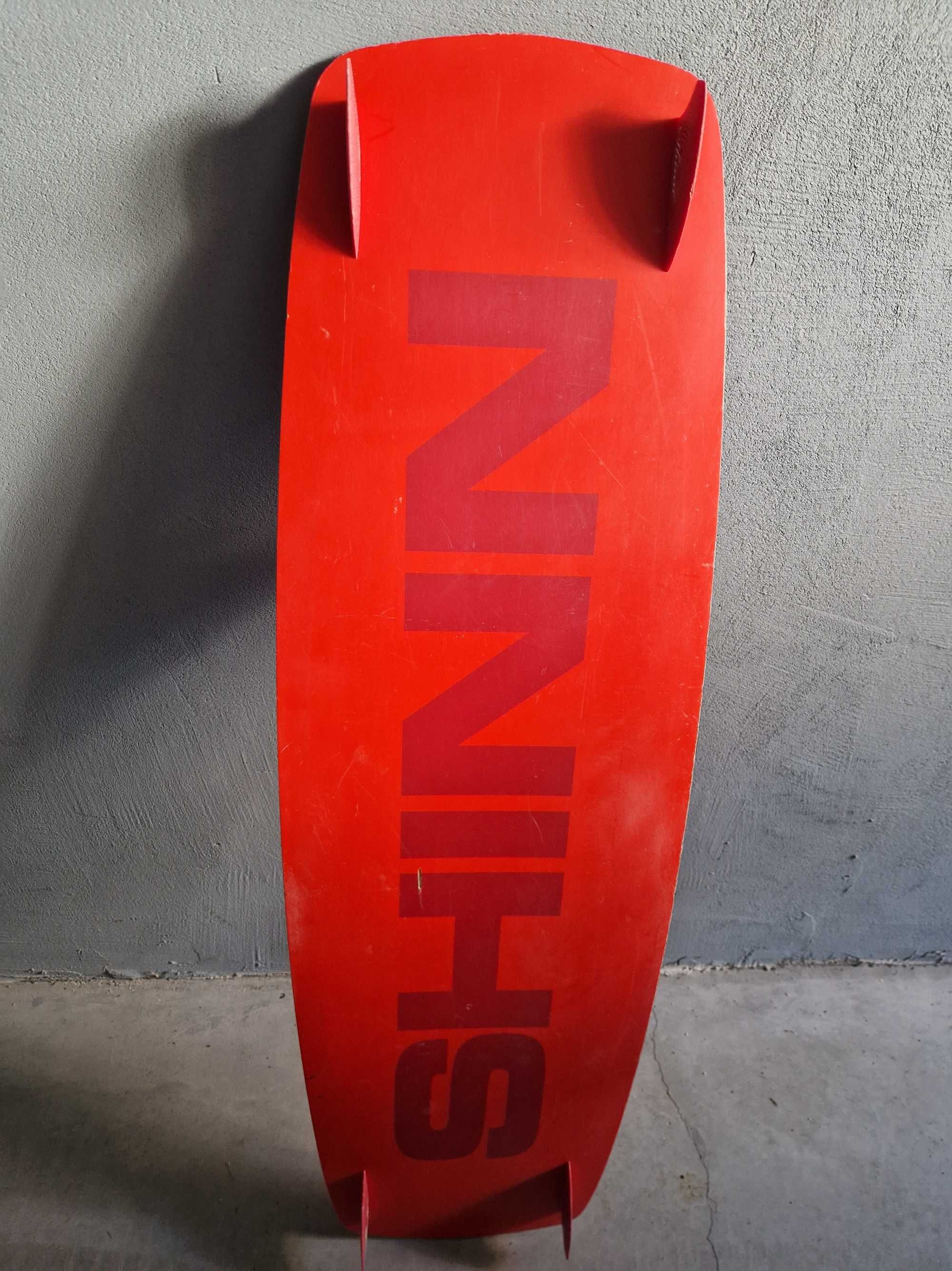 Кайт дъска Shinn Red 138x42