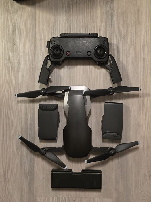 Drona DJI cu geanta si accesorii