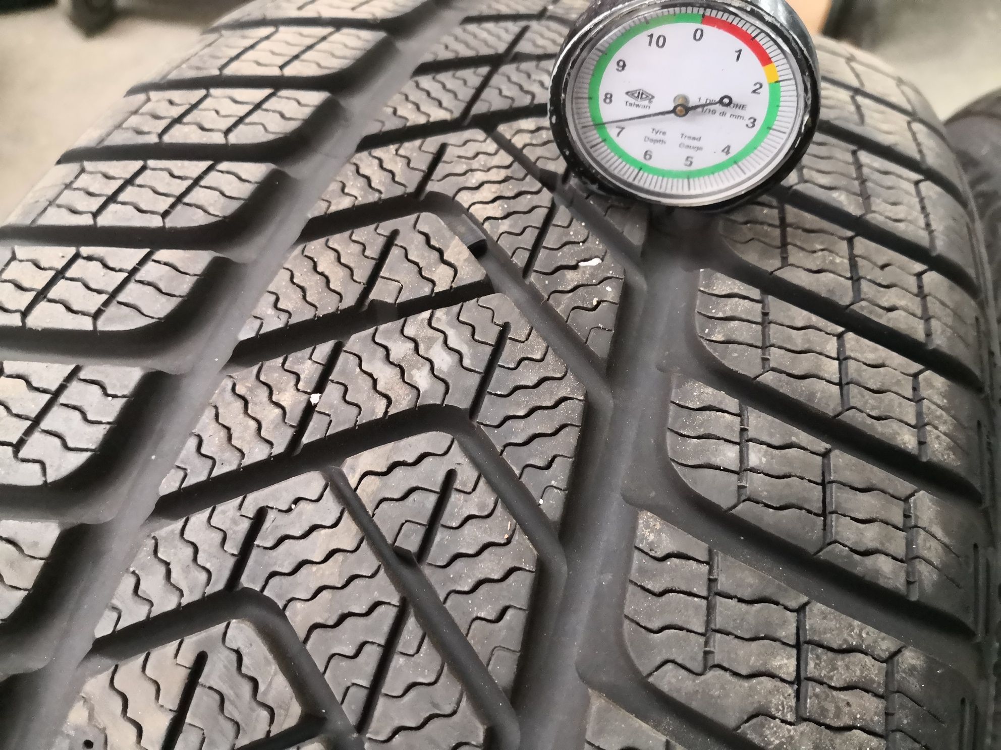 255 45 19 цола гуми като нови Pirelli dot 23