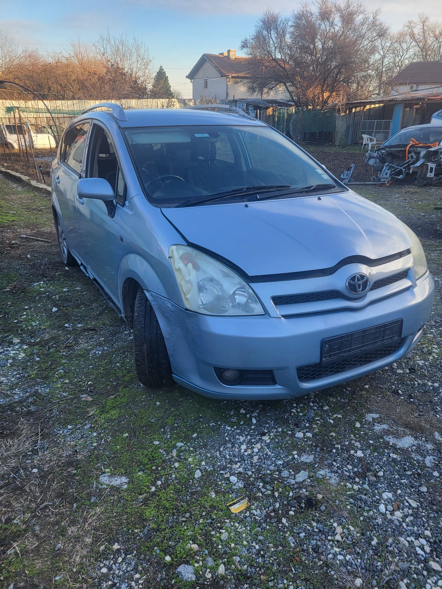 Toyota Corolla Verso 2.2D4D 136kc  НА ЧАСТИ