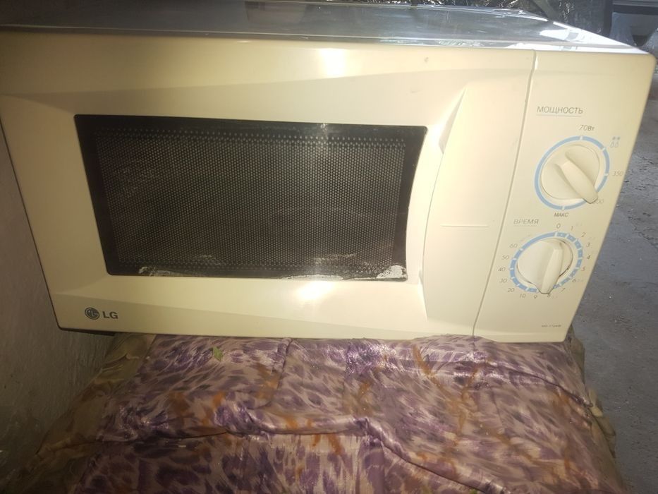 Продаю микроволновую печь  бу