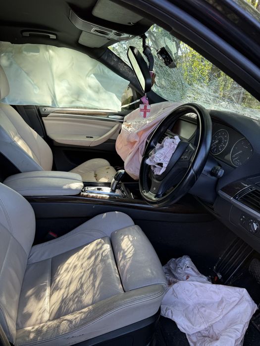 Vand bmw x5 avariat
