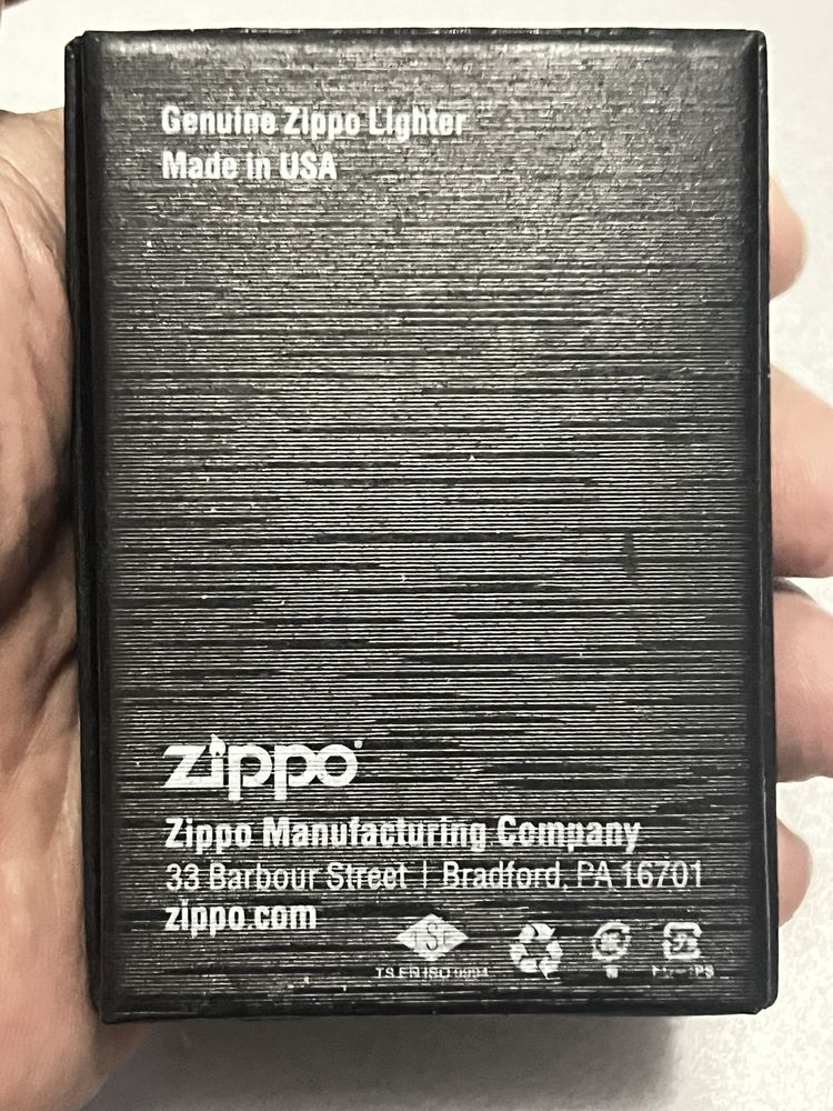 Продам зажигалку ZIPPO