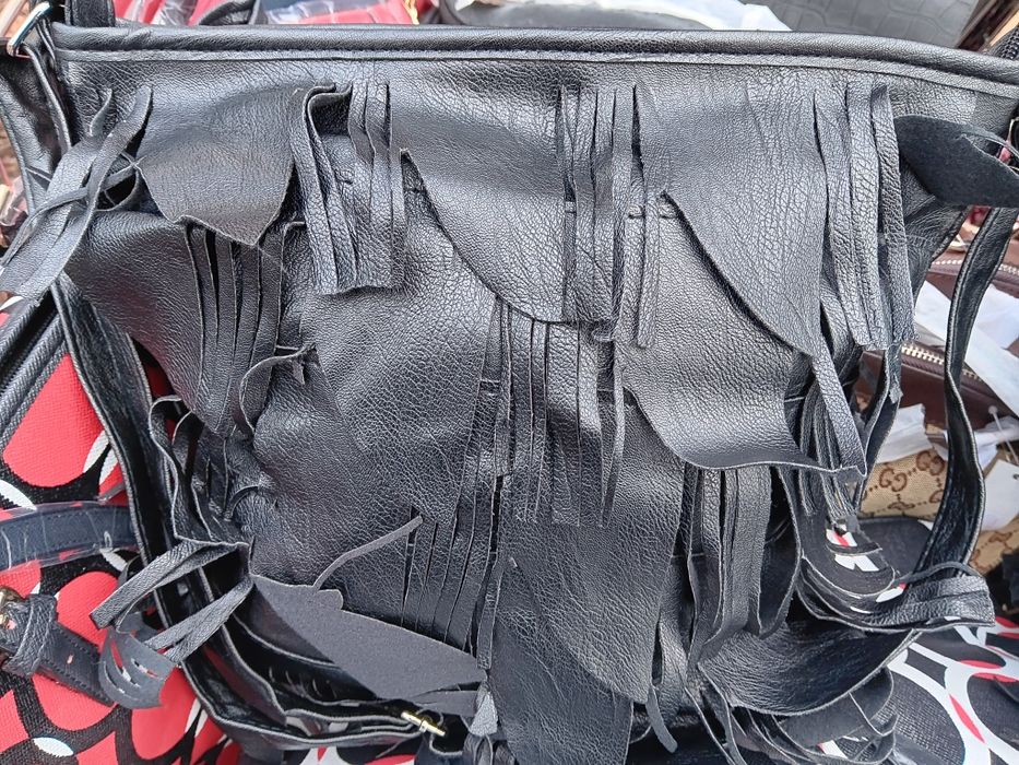 Затворен Магазин Чанти 5-10лв.на едро