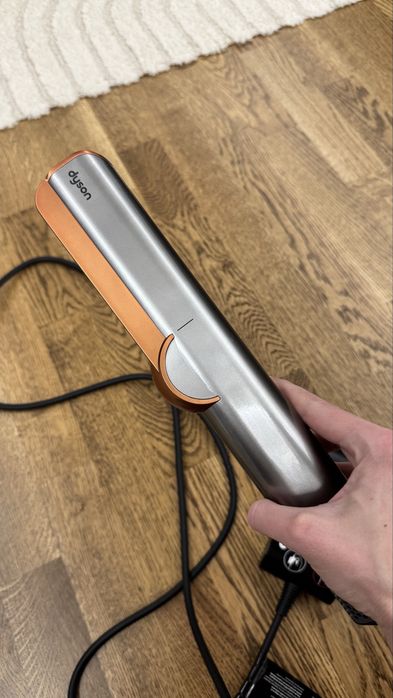 Dyson airstrait in stare perfecta