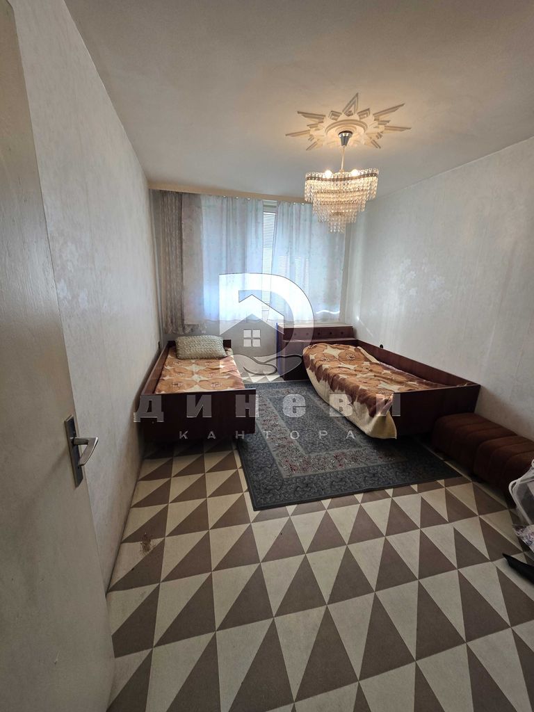 Продава се Четиристаен апартамент в Стара Загора, Три чучура - юг - 74 кв.м за 1028 €/кв.м - Снимка #4