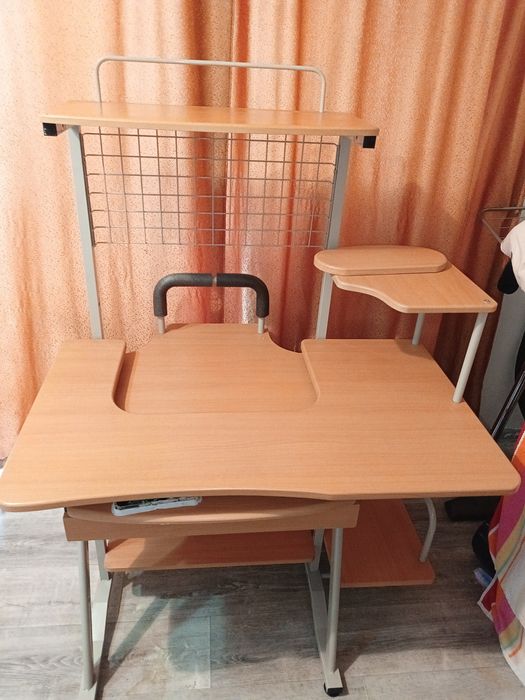 Компьютерный стол