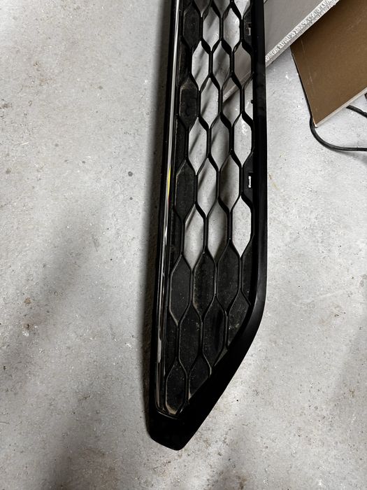 Grilă inferioară bară față vw taygo.cod:2g7853671.
