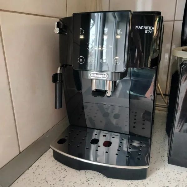 DeLonghi кофемашина ECAM220.21.BG
