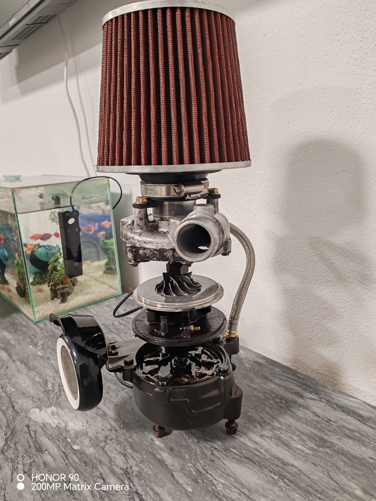 veioza / lampă confecționată din turbina, arta din metal, metal art