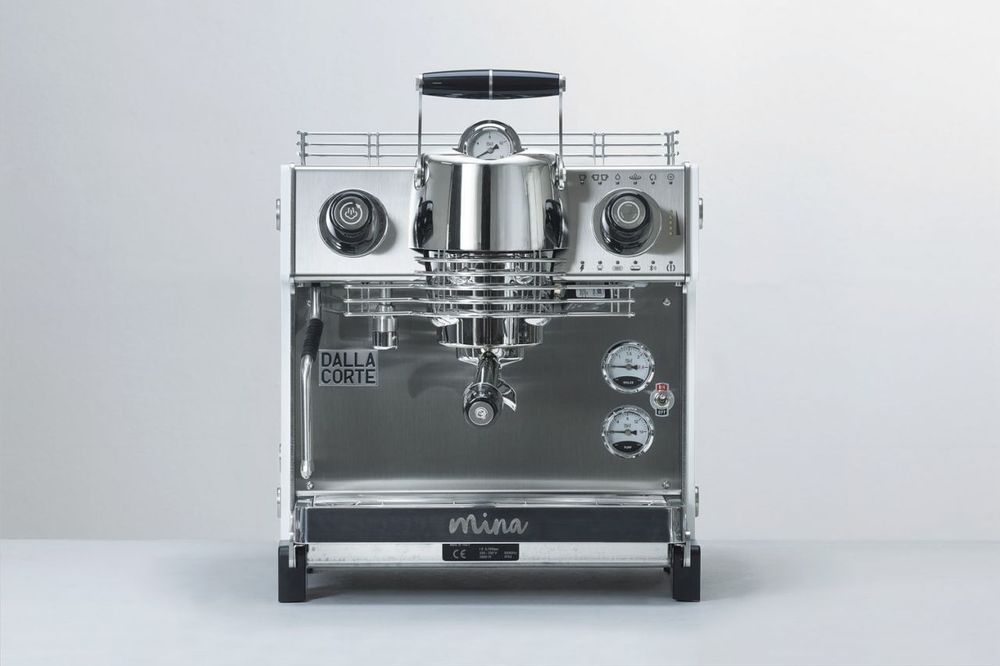 Продам кофемашину Dalla Corte Mina