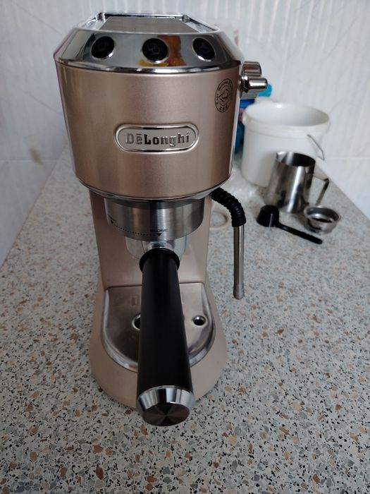 Кофеварка рожковая ЕС885