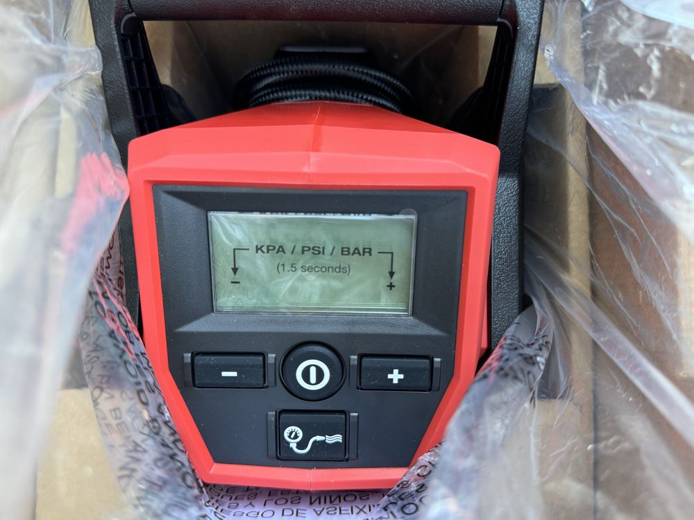 *НОВО!* Акумулаторен компресор Milwaukee® M12