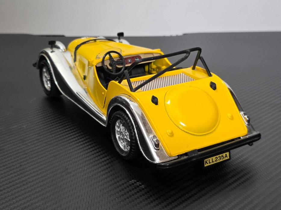 Macheta Auto 1/16 Polistil Morgan Plus 8