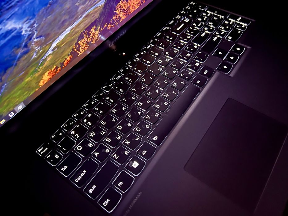 Игровой Ноутбук LEGION 8 ядра 17 дюймов