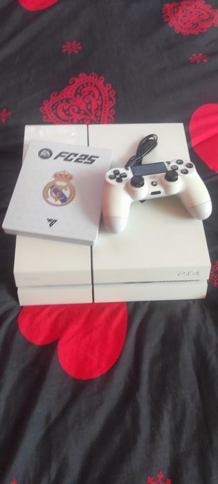 PlayStation 4 (CUH-1116A) + EA FC 25 (Real Madrid Premium Edition)