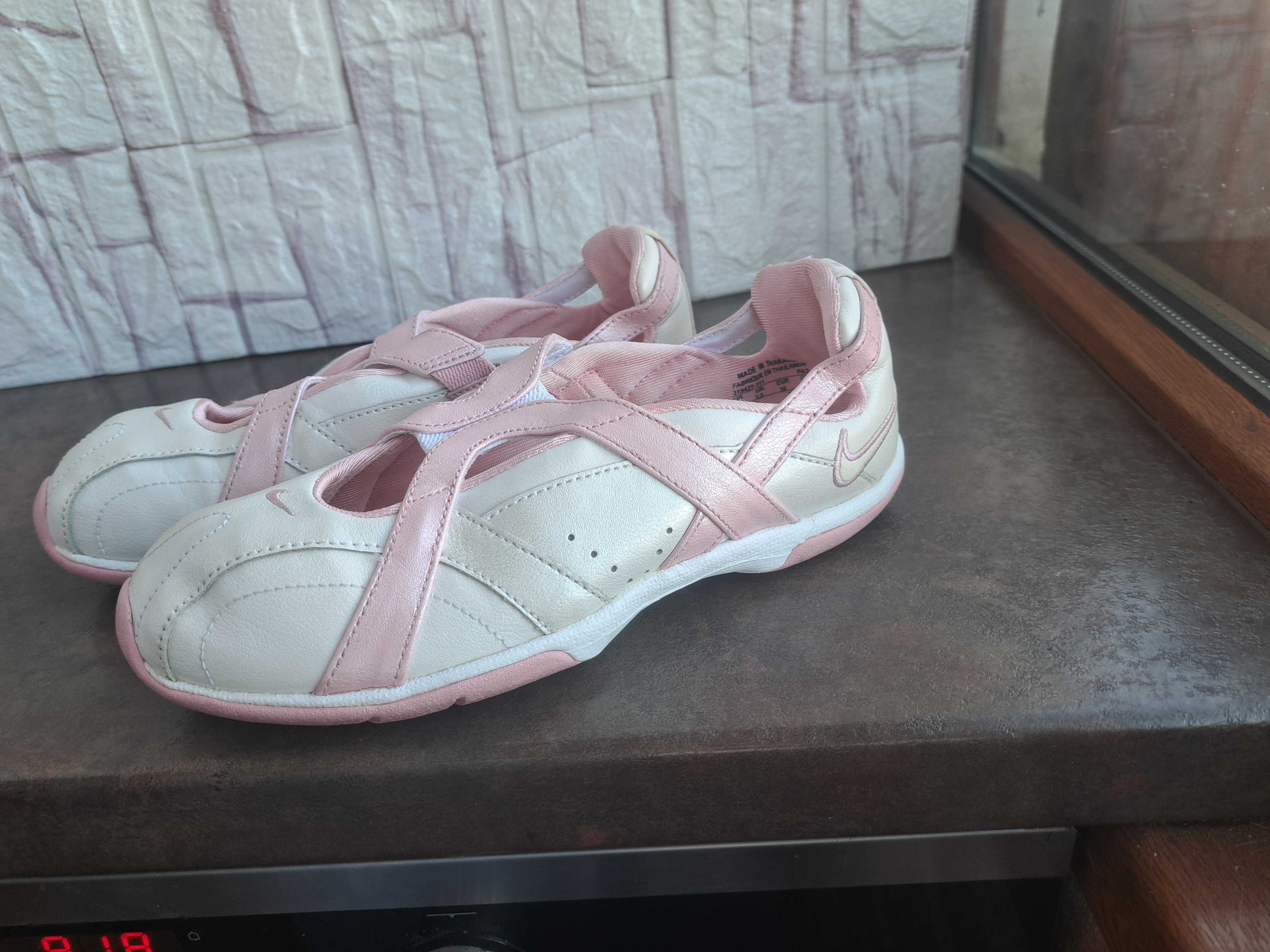 детски,летни отворени обувки за момиче,кожени балерини,номер36 Nike