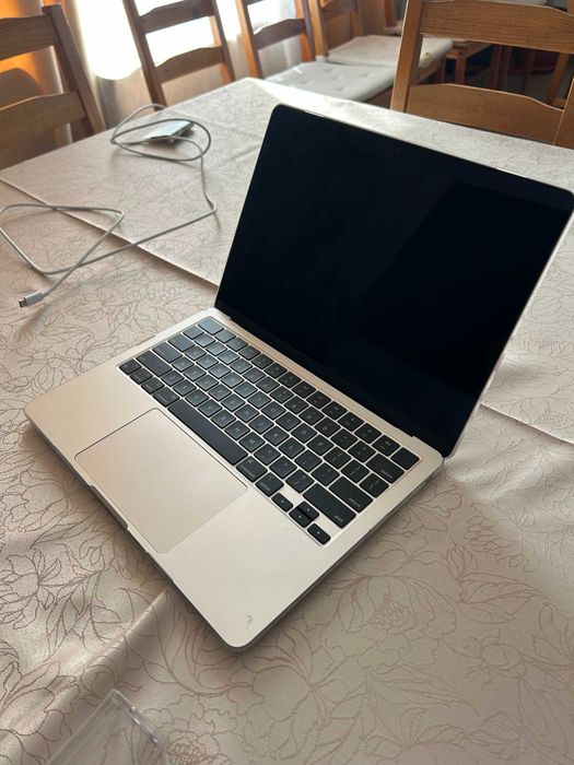 MacBook Air (M2)