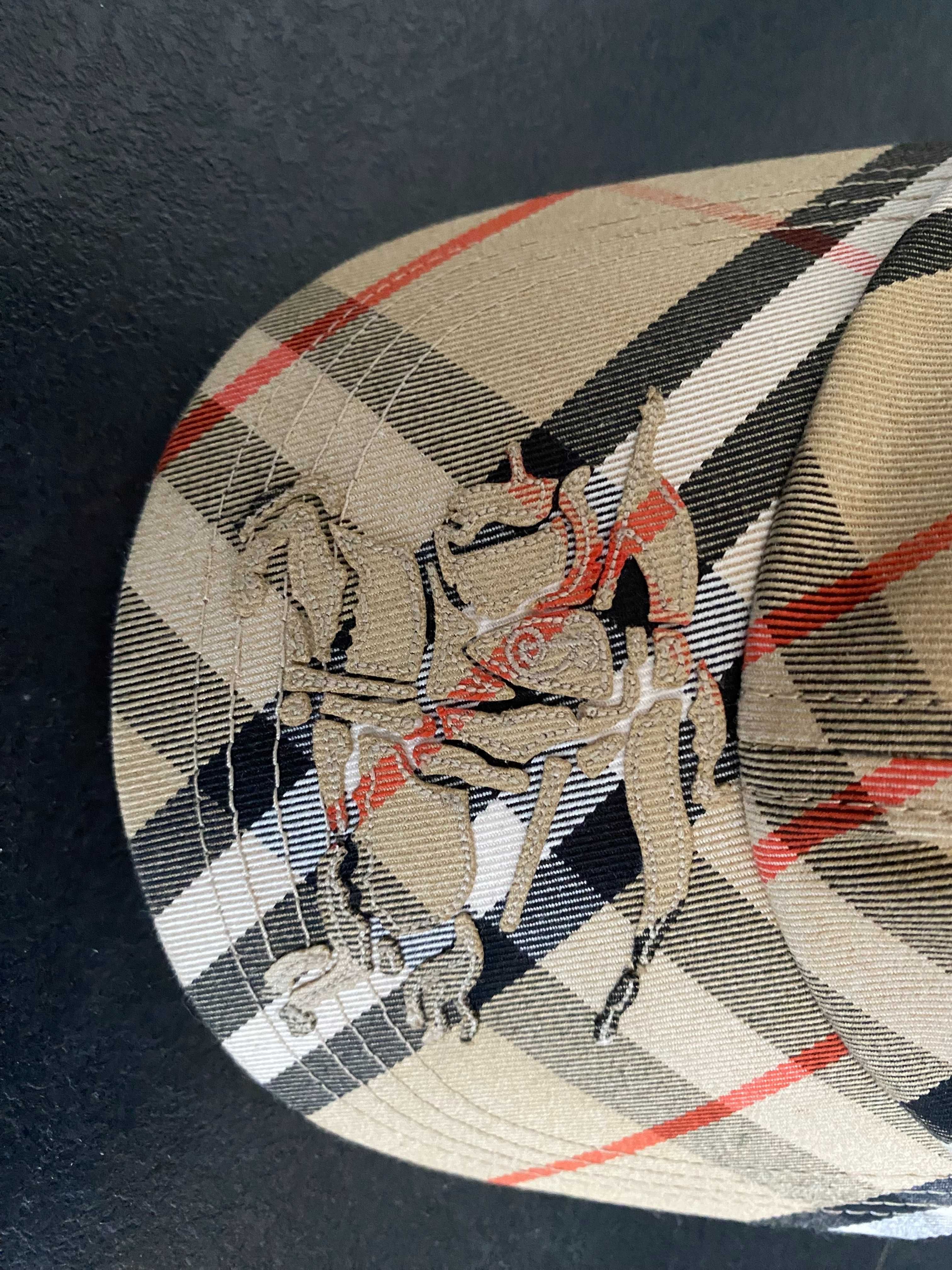 Продавам шапка Burberry