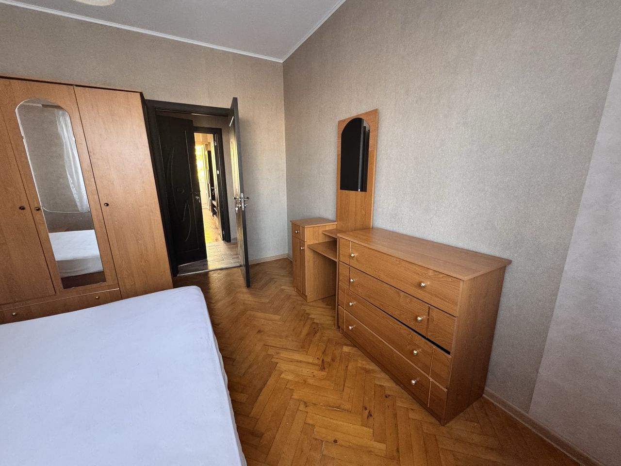 Продава се Двустаен апартамент в Плевен, Сторгозия - 60 кв.м за 1334 €/кв.м - Снимка #10