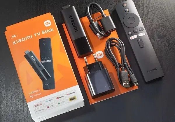Продавам Xiaomi Mi TV Stick 4K.
