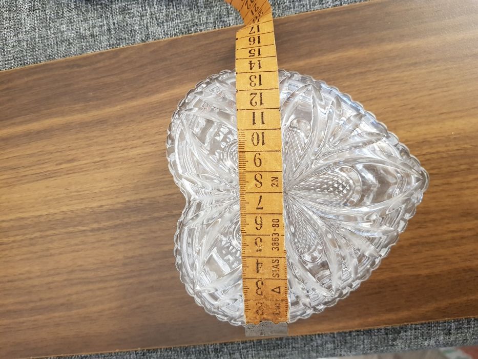 Vand diverse obiecte din cristal