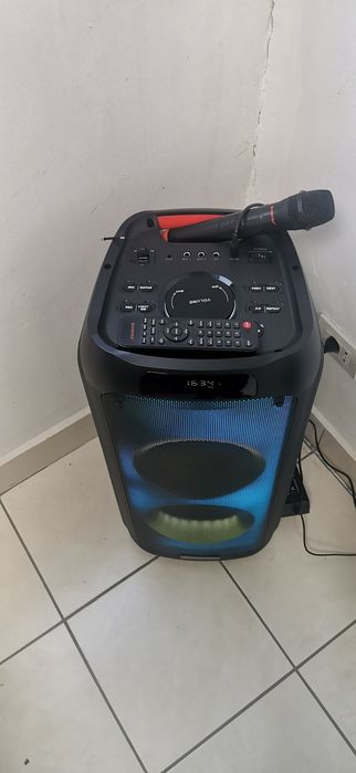 Boxă portabilă Vortex vo2607  nicrofon Wi-Fi, sunet puternic, leduri