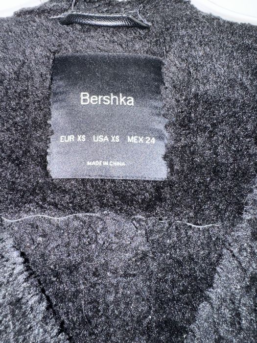 Geaca Bershka XS imitatie de piele, impecabila