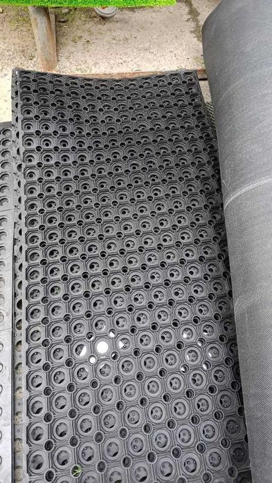 Коврик антискользящий индийского производства