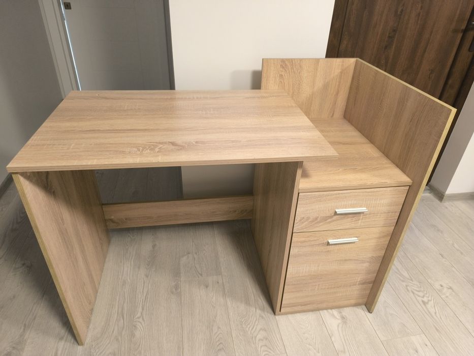 Продавам Бюро Без Забележки