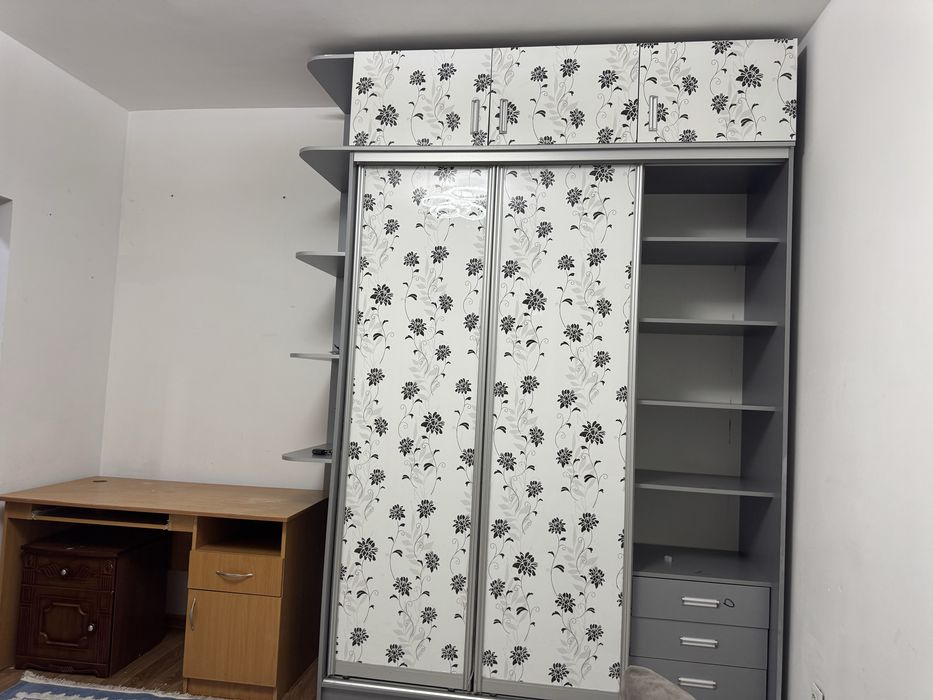 Продам шкаф и стул