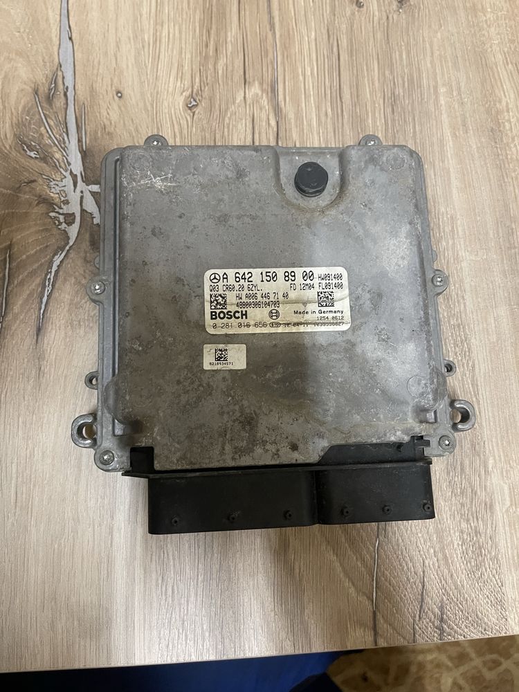 Компютър двигател Mercedes EDC17CP46 / Bosch ECU OM642