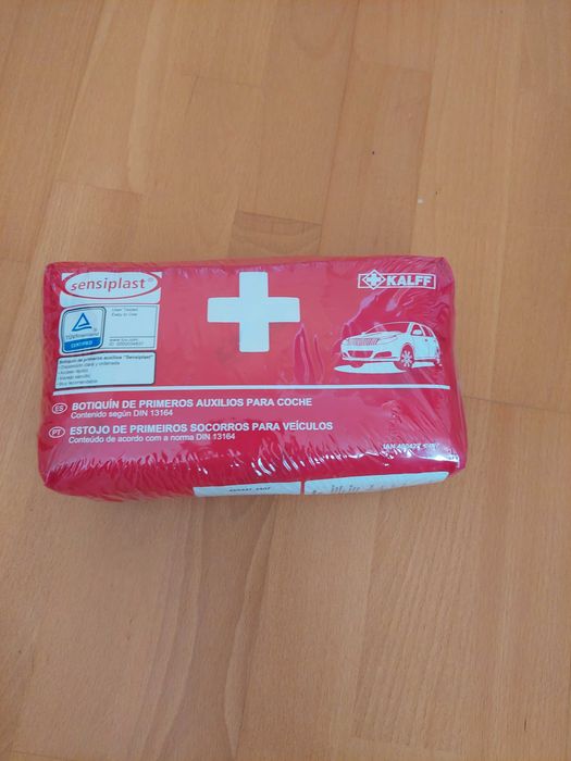 Аптечка за кола.