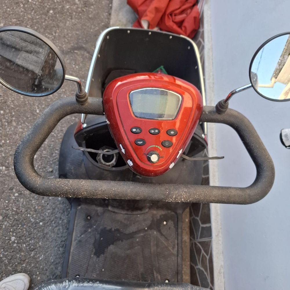 Scaun cu rotile electric NOU