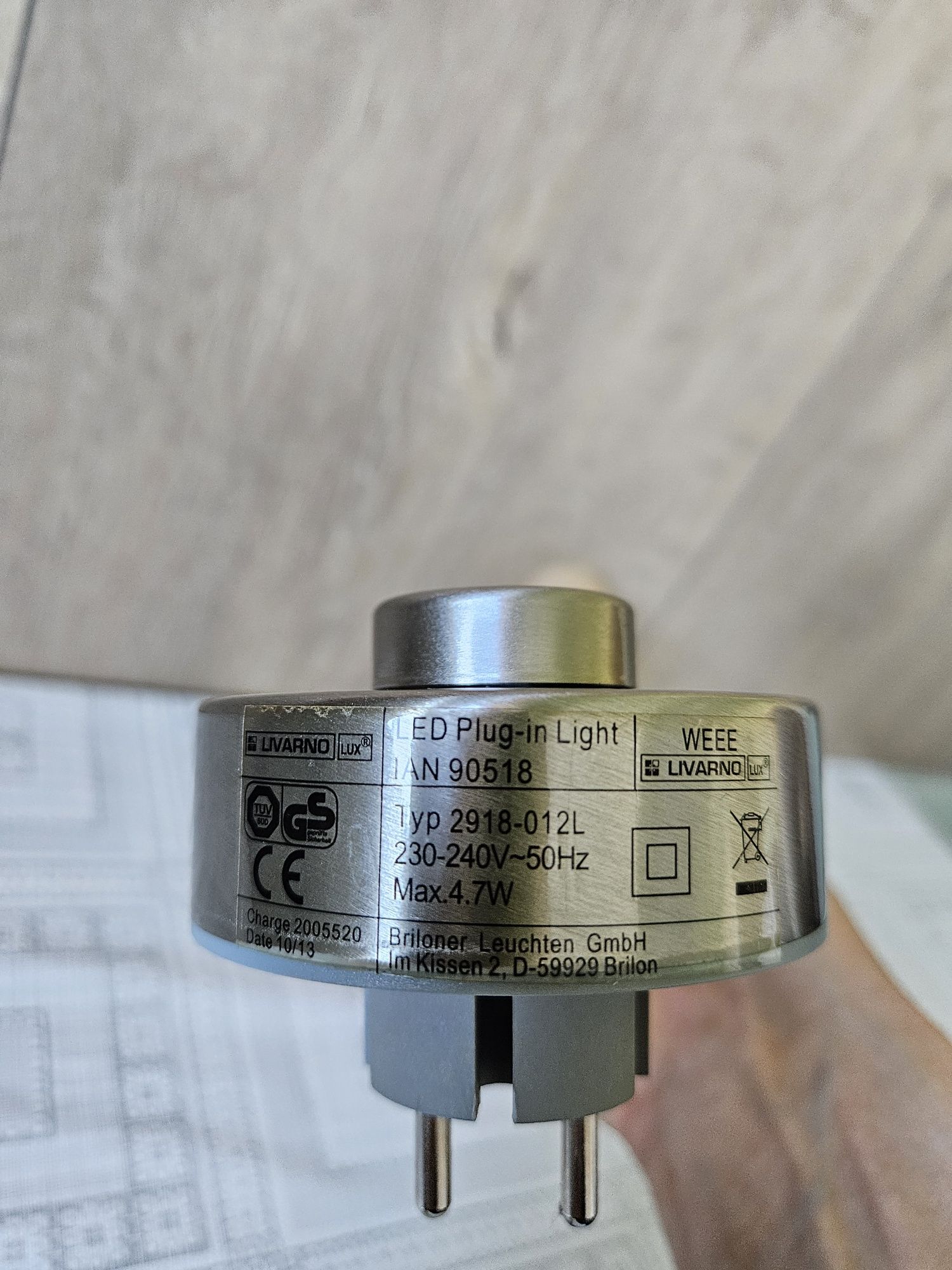 Lampă cu led ( lumină reglabilă)