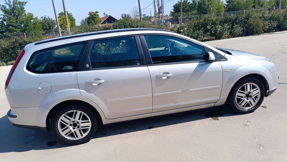 Vând Ford Focus 2