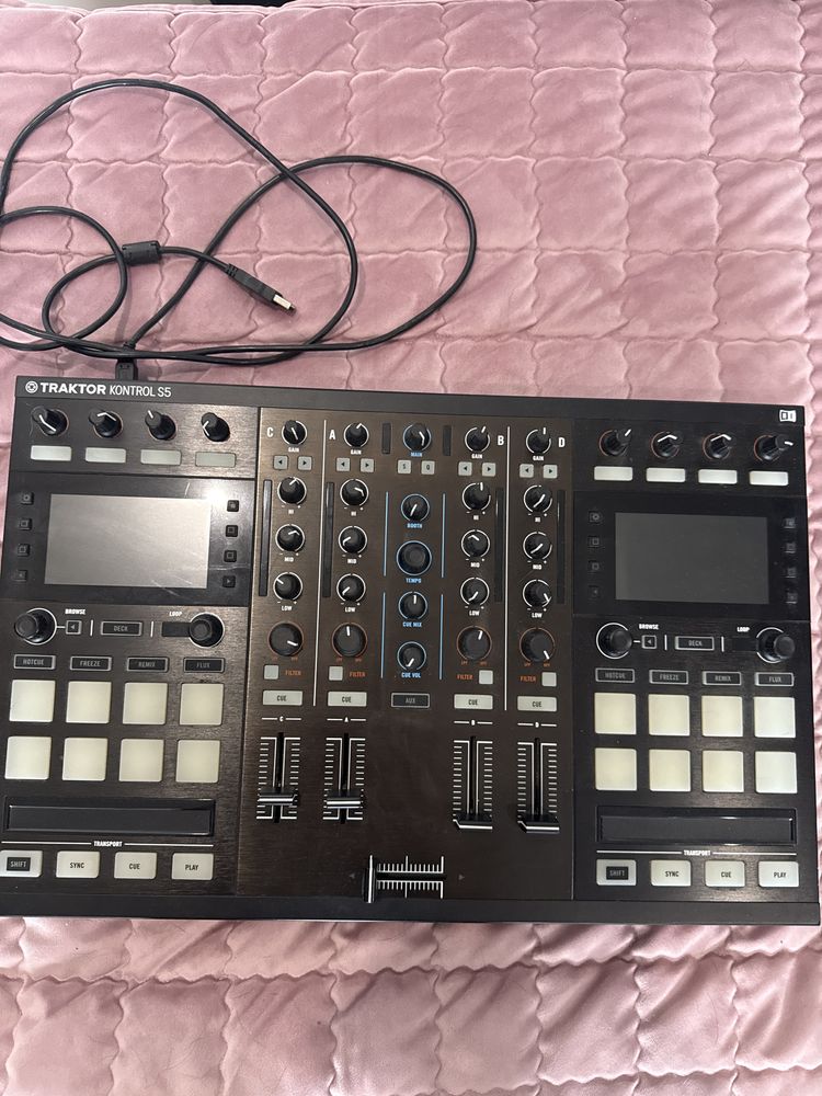 Контроллер Traktor S5